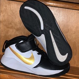 Nike Ankle Support Boy Sneakers